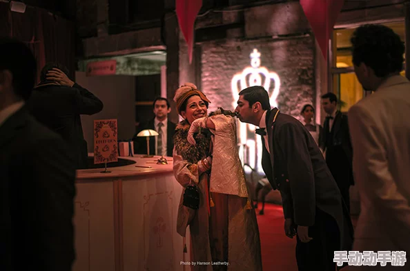 久久久久依人综合影院"惊现神秘事件,观众目睹不可思议的场景,现场气氛瞬间变得紧张而震撼! 久久久久依人综合影院"惊现神秘事件,观众目睹不可思议的场景,现场气氛瞬间变得紧张而震撼!