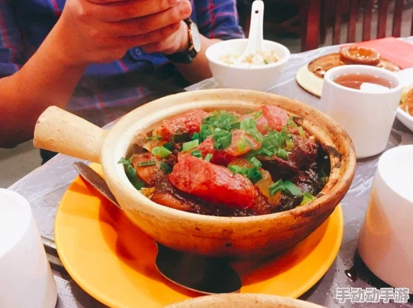 吃大坤吧：这道美食在全国范围内的热度持续攀升，吸引了越来越多的食客前来品尝！