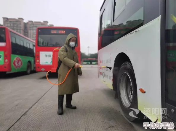 hp公交车灌溉系统经年未醒，反映了城市公共交通与环境保护之间的矛盾与挑战，亟需创新解决方案以实现可持续发展