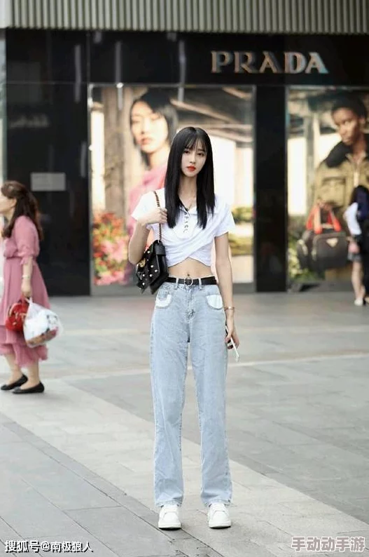 女BBxBBxBBxBBx新动态：引领时尚潮流，展现个性魅力与自信风采的全新系列发布！