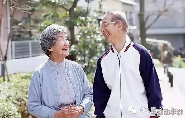 中国老太婆性毛茸茸：曝光她与年轻男子的不伦恋情，引发社会热议和争议