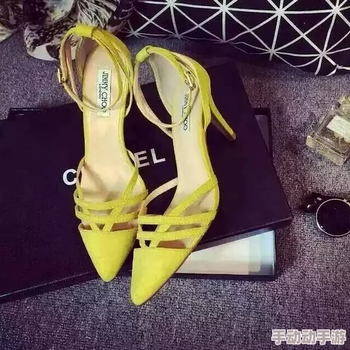 女生和男生一起相嗟嗟嗟轮滑鞋,欢快的旋转与友谊的碰撞让这个秋季更加精彩纷呈! 女生和男生一起相嗟嗟嗟轮滑鞋,欢快的旋转与友谊的碰撞让这个秋季更加精彩纷呈!