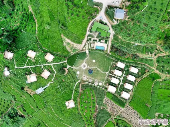 金秋狂欢夺宝季·吃鸡翻牌大作战盛大启幕，海量奖励豪华好礼等你赢取