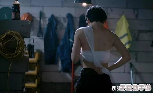 国产三级久久久：震撼来袭，观众热议新片引发的社会话题与文化反思！