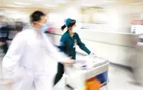 三个护士帮我打了一次飞机，竟然在医院的休息室上演了惊心动魄的紧急救援！