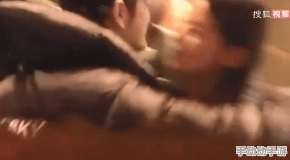 男女在床上的动作视频：最新动态揭示情侣间亲密互动的新趋势与技巧，助你提升情感生活的质量