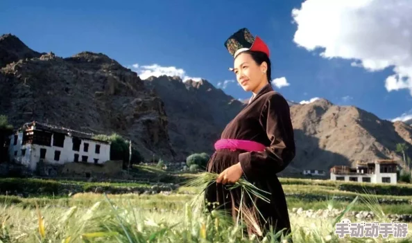 钟丽缇色戒未删减版时长最新动态：影片时长引发观众热议，期待更多精彩片段的曝光与讨论