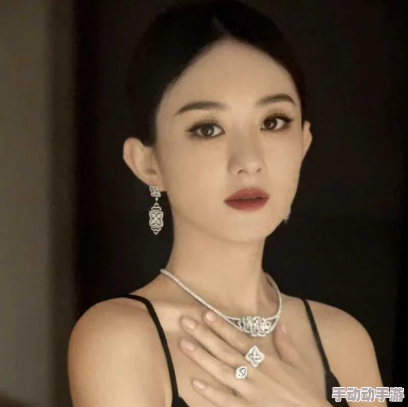 多汁无圣光:揭开当红明星背后的秘密,令人震惊的真相曝光! 多汁无圣光:揭开当红明星背后的秘密,令人震惊的真相曝光!