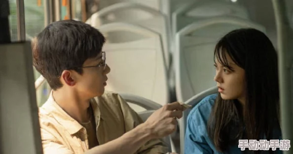 岳丰满多毛的大隂户引发热议，网友纷纷讨论其背后的文化与社会影响，话题持续升温！