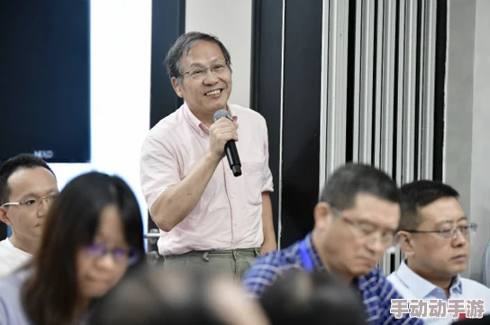 岳丰满多毛的大隂户引发热议，网友纷纷讨论其背后的文化与社会影响，话题持续升温！