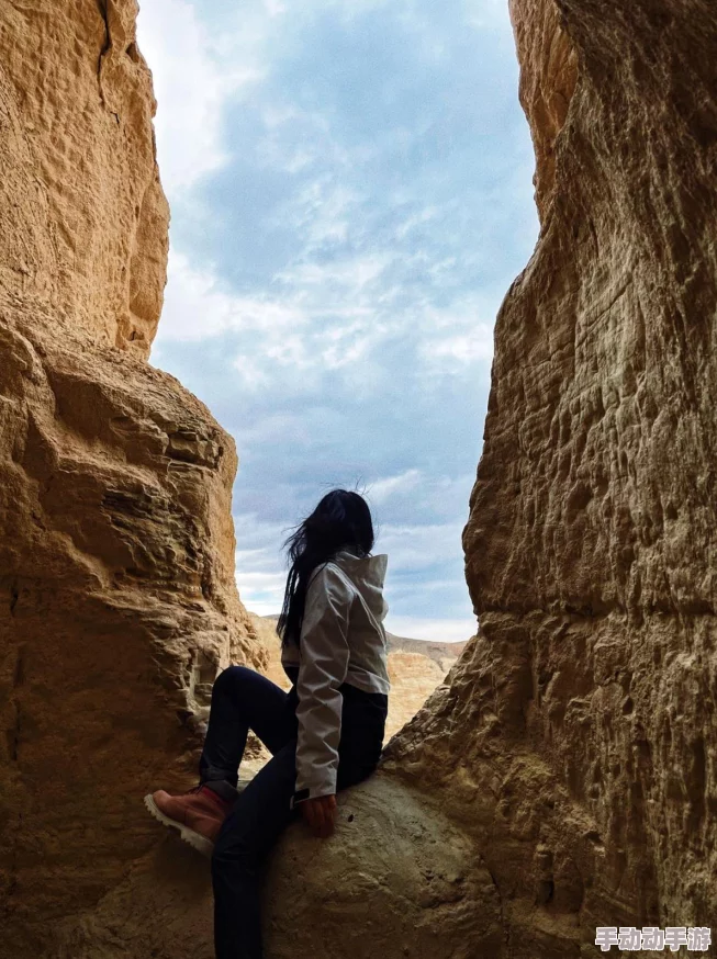 琪琪最新动态：她在社交媒体上分享了与朋友们的旅行照片，展现了快乐的时光和美丽的风景