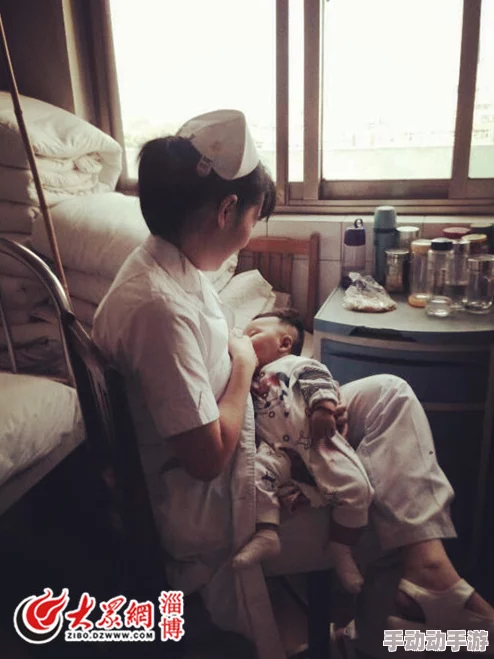 脱了护士的奶罩吃奶免费观看:最新动态引发热议,网友纷纷讨论相关话题,关注度持续上升 脱了护士的奶罩吃奶免费观看:最新动态引发热议,网友纷纷讨论相关话题,关注度持续上升