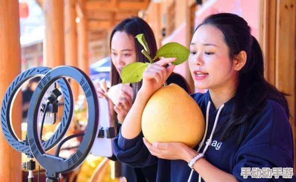 久久精品这里近日被曝出一位知名明星秘密参与了该平台的直播活动引发网友热议并猜测其背后原因