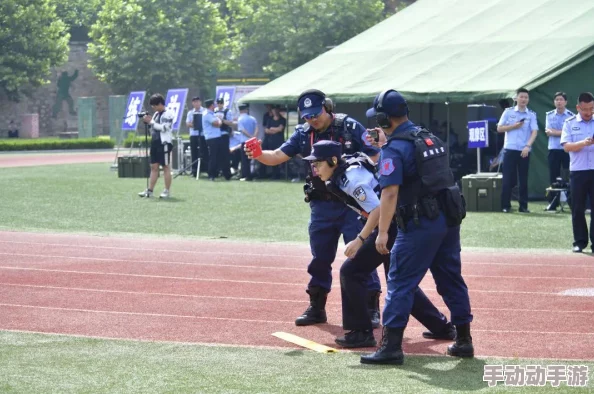 CF手游：手枪之战燃爆黑色城镇，经典地图风云再起，枪王争霸赛启幕！