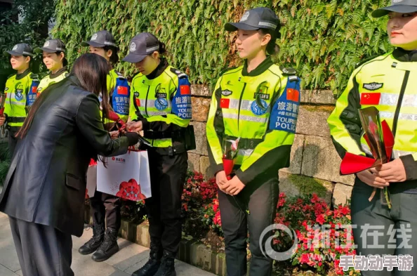 虑女a摘花乌克兰美女摘花女警出更守护平安勇敢无畏传递正能量温暖社会