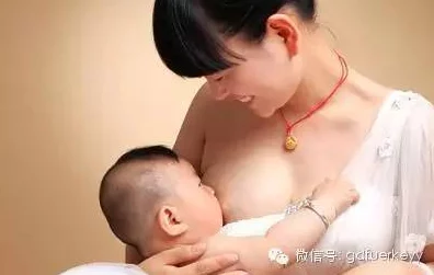 老师的丰满大乳奶水视频网友称内容低俗传播不良信息违反相关规定