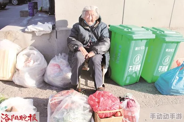 最后一百天卖菜小伙日夜摆摊风雨无阻感动全城