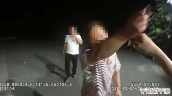 被十几个男人扒开腿猛猛视频反映了极端性暴力和对女性的物化，引发对网络传播有害内容的担忧