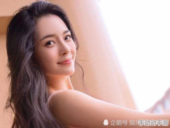 美女扒开内给男人揉为什么吸引眼球因为它包含了情色和刺激的元素容易引发好奇心